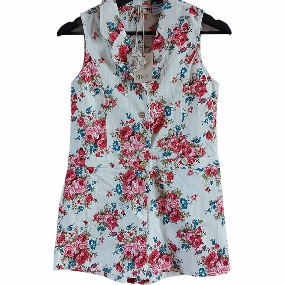 Miss Me Floral sleeveless butron front romper XS - Picture 1 of 8